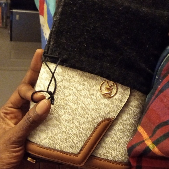 (Brand new)cream Michael kors satchel handbags